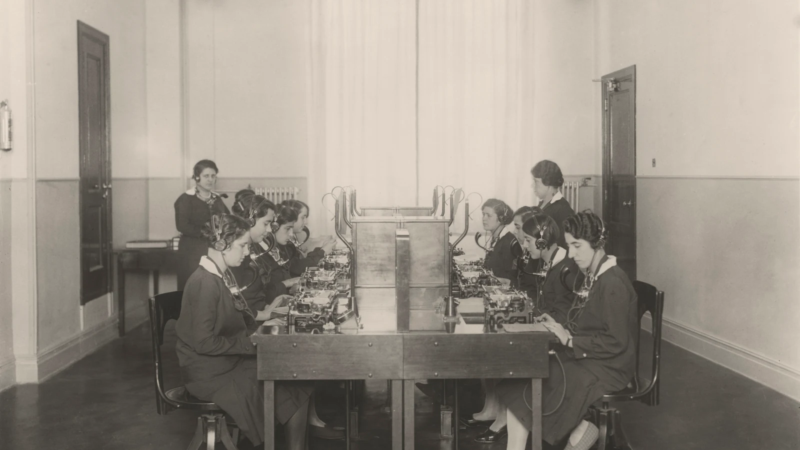 100 años de Telefónica: de las «chicas del cable» a la era digital